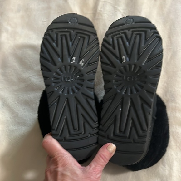 Ladies, black suede UGG ankle booties - Picture 4 of 5